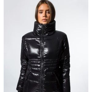 Brand new Carbon38 The Jacket puffer XS